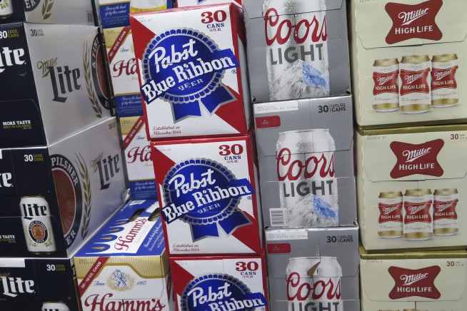 MillerCoors, Pabst settle lawsuit over brewing contract