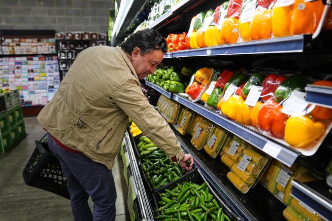 Judge questions the Trump administration's plan to suspend SNAP benefits for millions