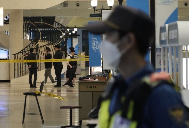 South Korean police pursue suspect in 2nd stabbing attack in 2 days