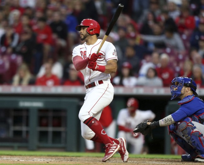 Reds' Pham suspended for 3 games for slapping Pederson