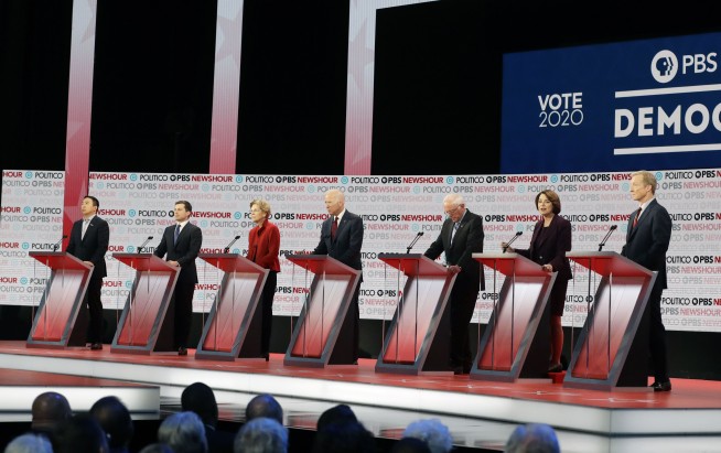 Debate starts with impeachment, criticism of Trump economy