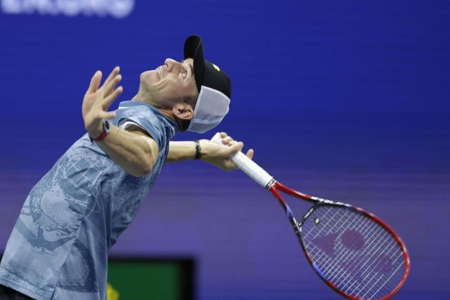 US Open: No. 1 Jannik Sinner gets past Tommy Paul to set up a quarterfinal against Daniil Medvedev