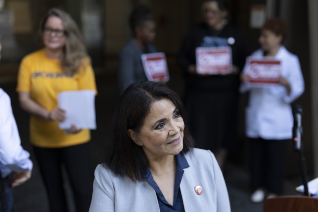 Kroger and Albertsons defend merger plan in federal court against US regulators' objections