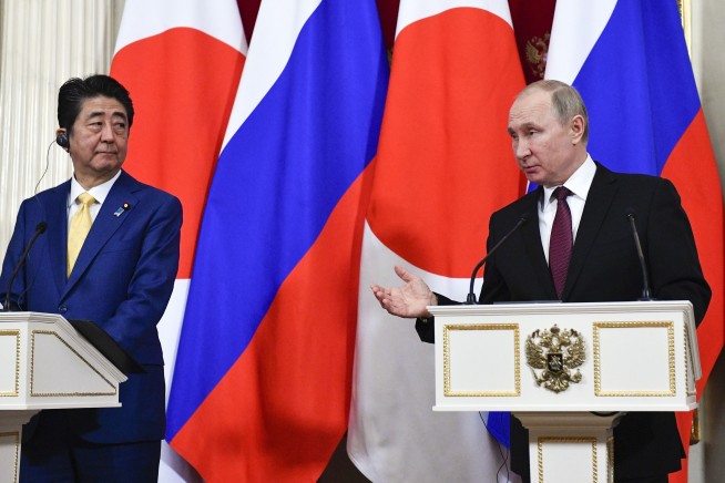 Russia, Japan make no visible progress on territorial spat