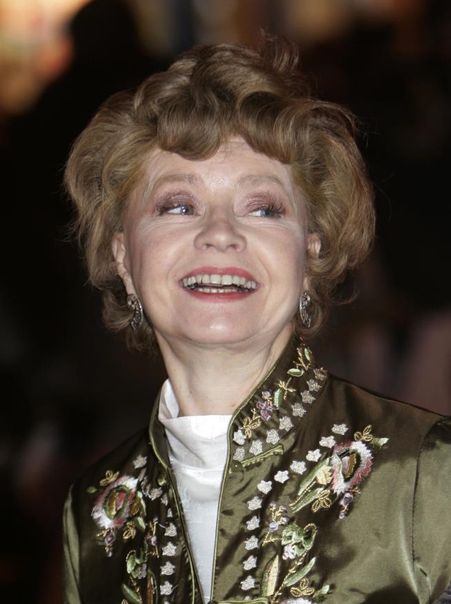 Prunella Scales, who played Sybil in British sitcom 'Fawlty Towers,' dies at 93