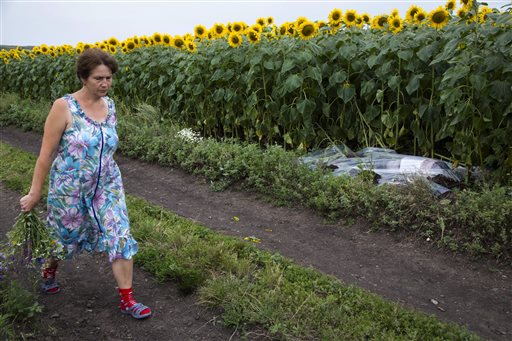 Ukraine rebels say they have most plane recorders