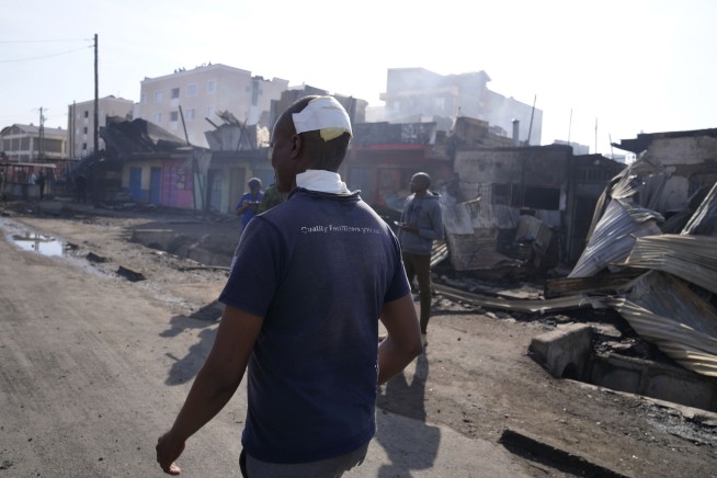 A fire set off by a gas explosion in Kenya kills at least 3 people and injures 280 others