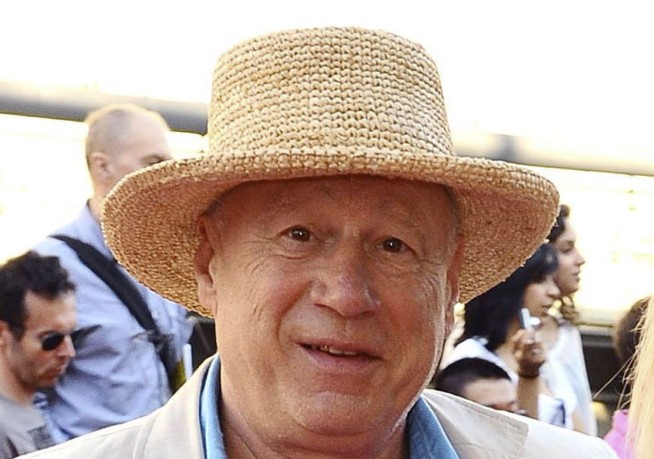 Monty Python collaborator Neil Innes dies at age 75