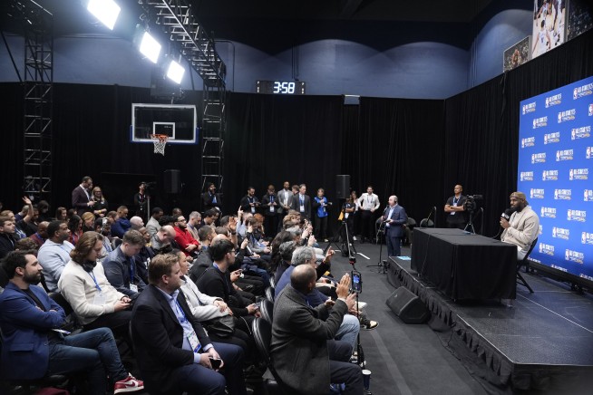 LeBron James sits out All-Star Game, ending 20-year streak of starts