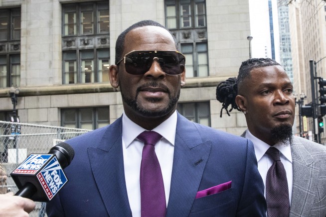 R. Kelly charged with 11 new sex-related crimes in Chicago