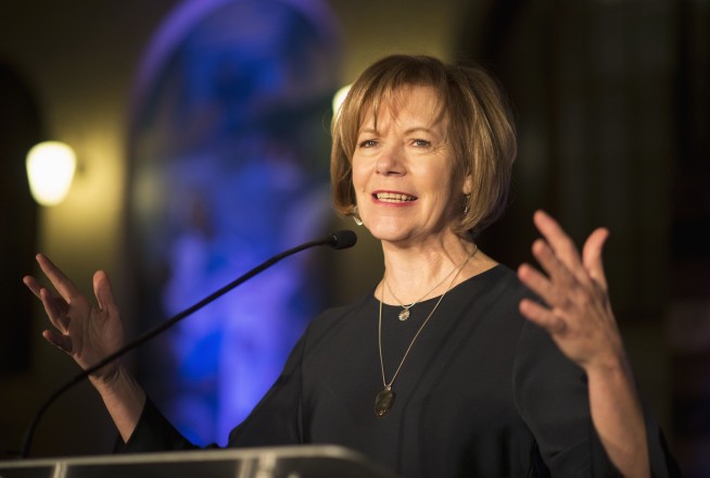 Minnesota Lt. Gov. Tina Smith named to fill Franken seat