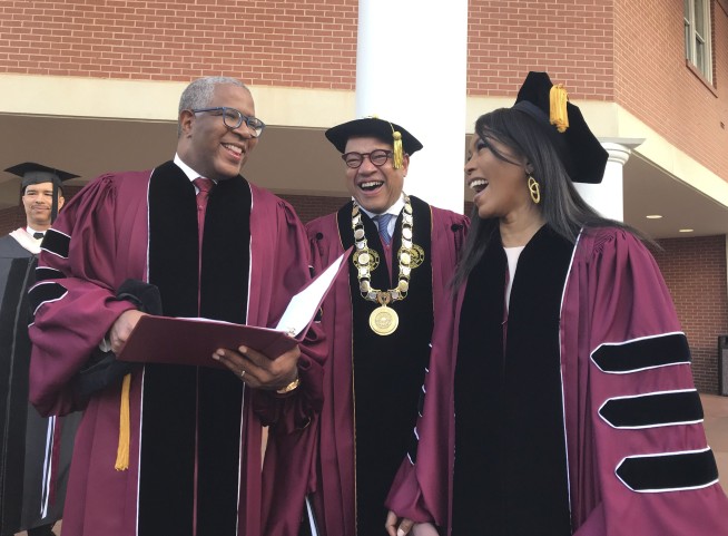 Speaker stuns 2019 Morehouse grads, to pay off student debt
