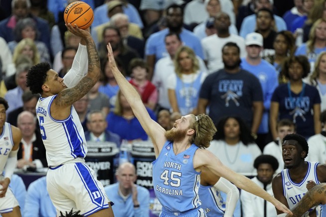 Krzyzewski K-O'd: North Carolina takes out coach, Duke 81-77