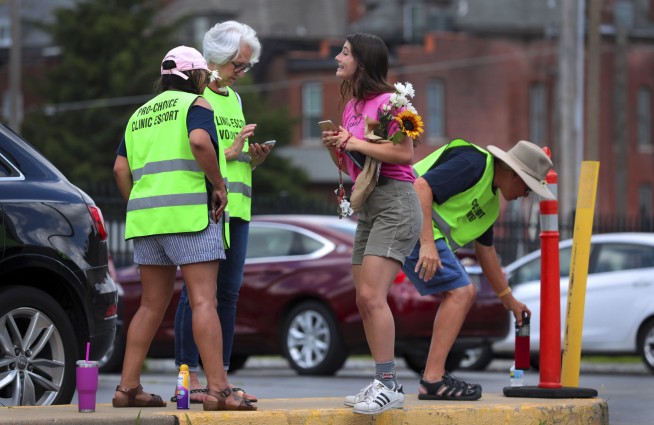Order: Abortions can continue at Missouri's lone clinic
