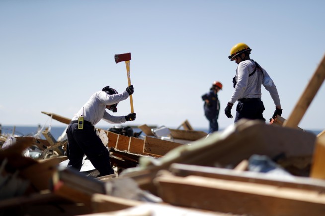 No cellphones, no gas: No end to misery in hurricane zone