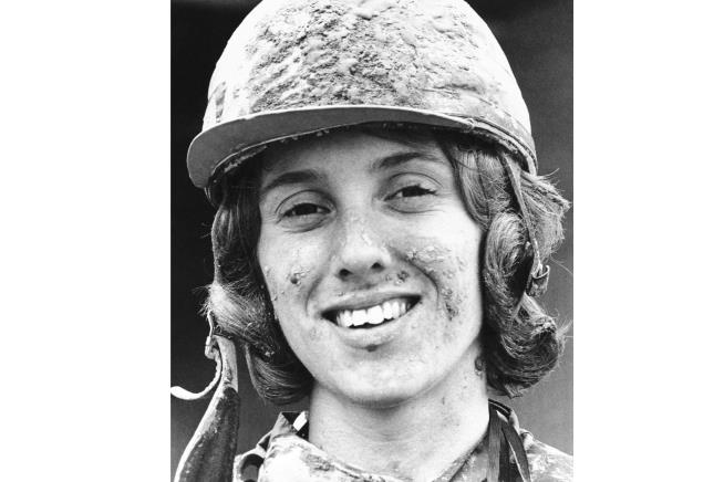 Diane Crump, the first female jockey to ride in the Kentucky Derby, dies at 77