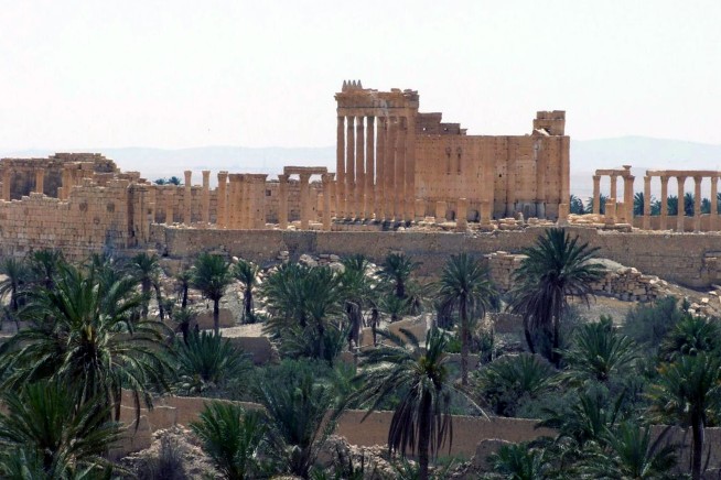 Syrian forces enter IS-held Palmyra; intense clashes with IS