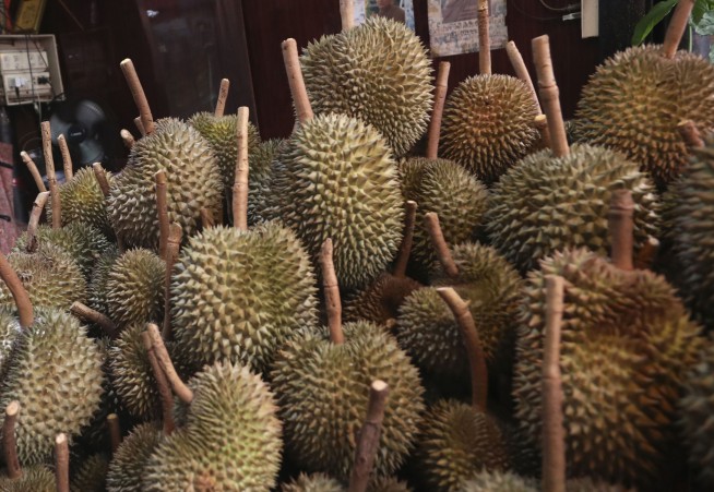 Hawaii police say thieves took $1K worth of pungent fruit