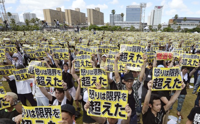 Massive protest on Okinawa opposes US military after killing