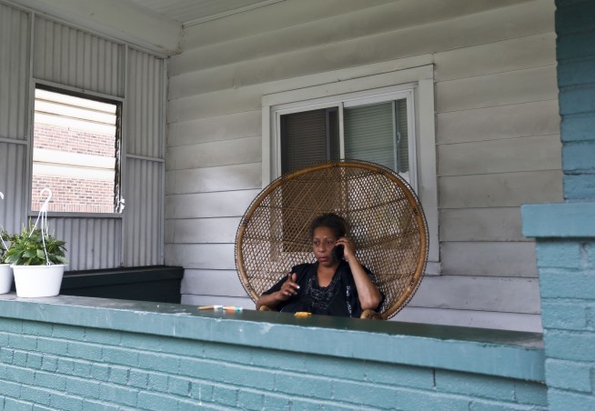 Police fatally shoot 17-year-old boy fleeing traffic stop