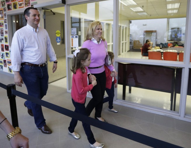 Clinton, Trump claim big Super Tuesday victories