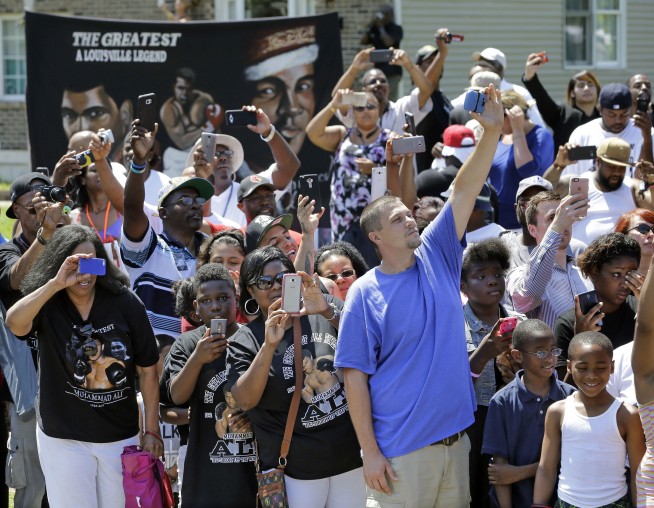 'Ali! Ali!': The Greatest makes his final journey