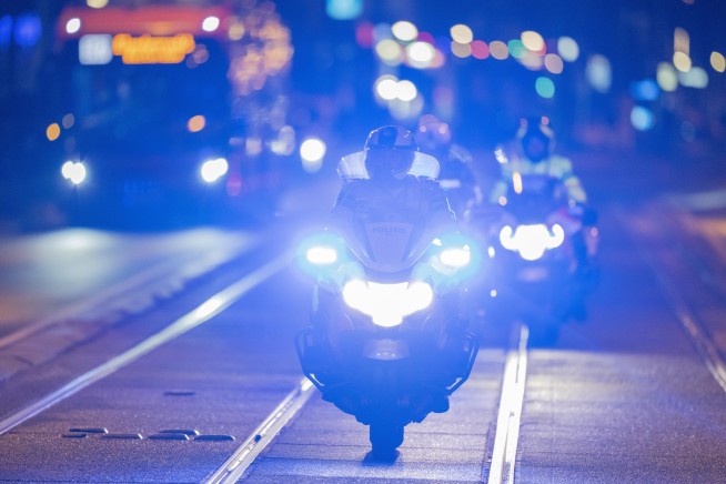 Standoff ends at Amsterdam Apple Store, hostage safe