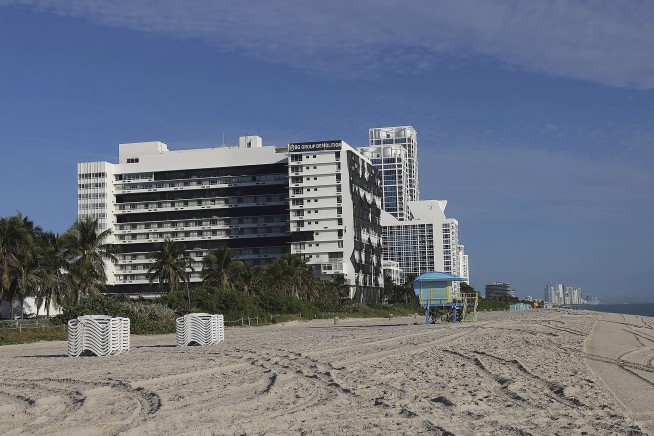 Miami Beach hotel that hosted JFK, Beatles imploded