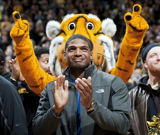 St. Louis Rams pick Michael Sam in NFL draft