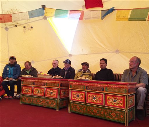 Sherpas face uncertain future following Everest avalanche