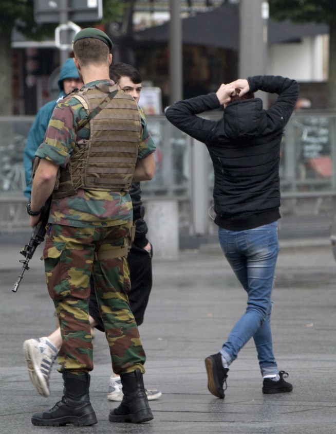 Belgian authorities arrest 12 in major anti-terror raid