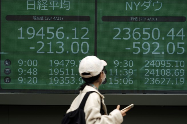 Collapse in oil prices continues, dragging US stocks lower