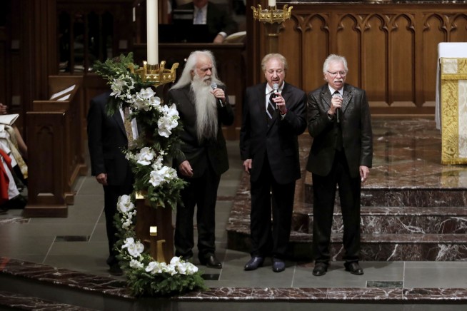 Thousands salute Bush funeral train 4141 on final Texas ride