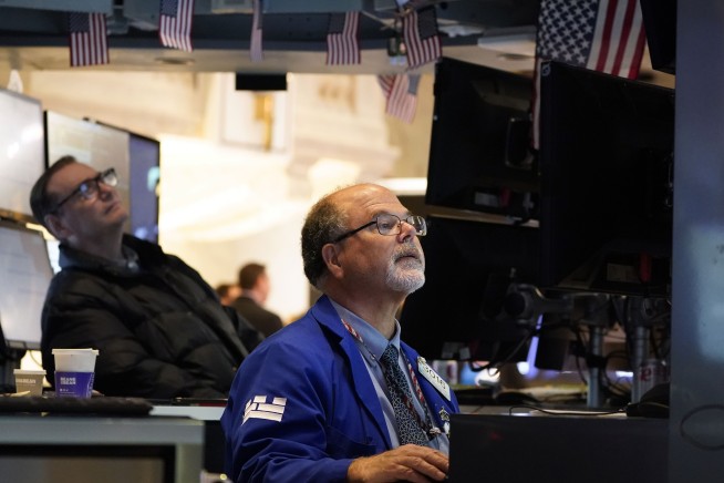 Stock turn mixed following latest sign of cooling inflation