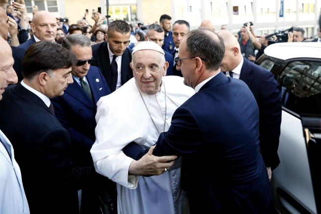 Pope Francis leaves Rome hospital 9 days after operation; surgeon says 'he's better than before'