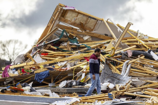 Residents begin going through the rubble after tornadoes hammer parts of Nebraska and Iowa