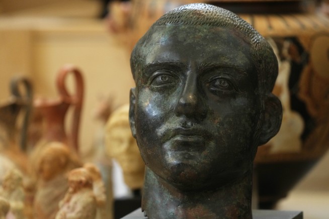 US vows more returns of looted antiquities as Italy celebrates latest haul of 600 artifacts