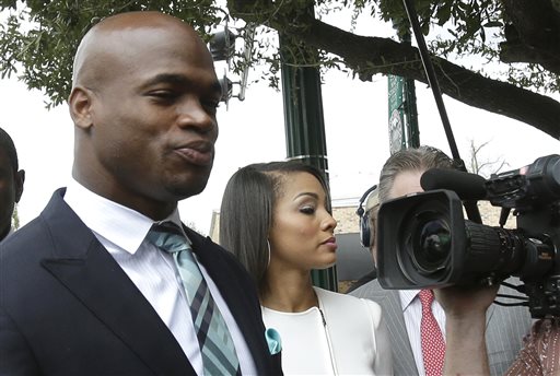 Vikings' Peterson avoids jail in plea agreement