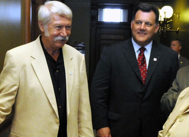 USA gymnastics president resigns amid abuse scandal