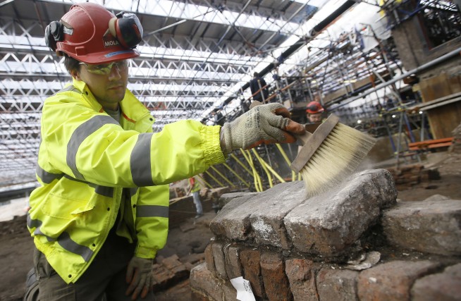 Dig at theater where Shakespeare worked uncovers a surprise