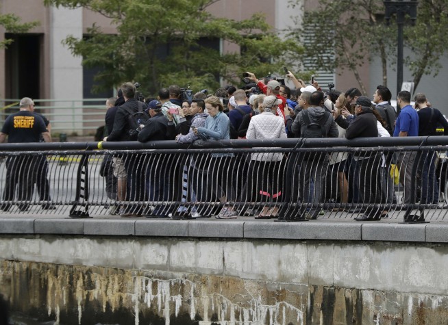 Train crashes into New Jersey station; 1 dead, 100-plus hurt
