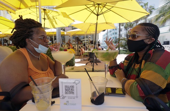 Florida site of GOP convention orders wearing of masks