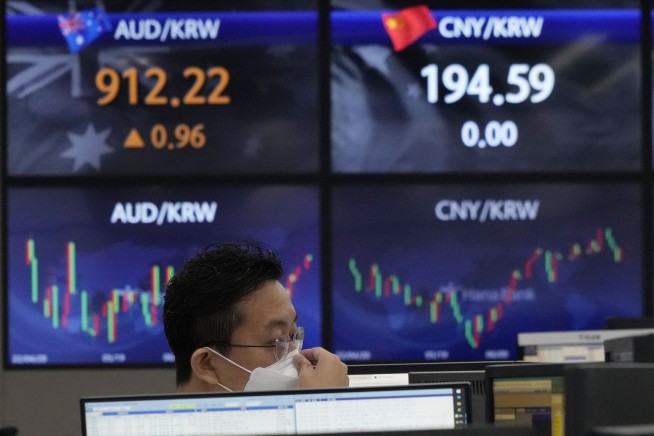 Grim news from Walmart sends US markets lower