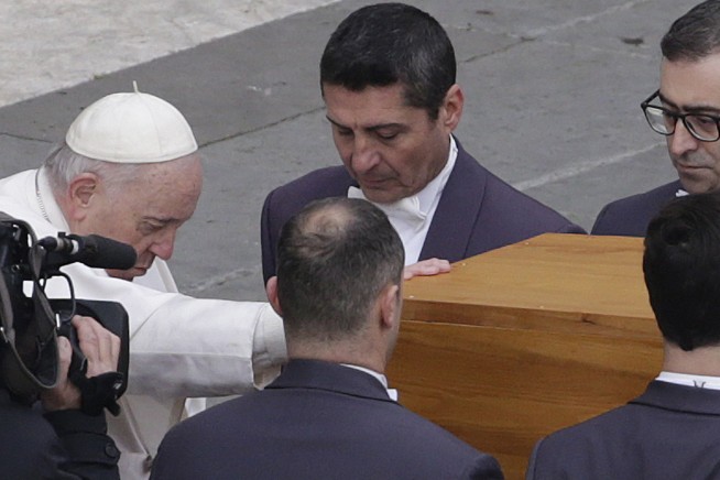 Thousands mourn Benedict XVI at funeral celebrated by pope