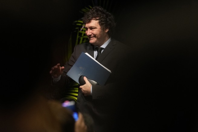 Argentina's populist president meets billionaire Elon Musk in Texas — and a bromance is born