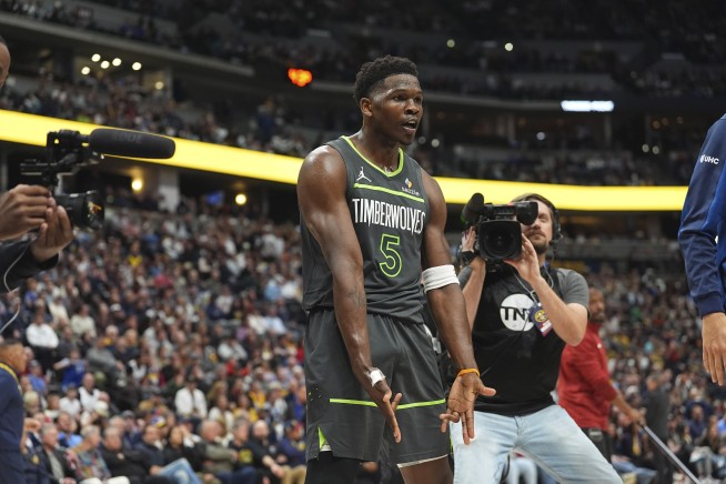 Timberwolves sale to Alex Rodriguez and Marc Lore will go forward, AP source says