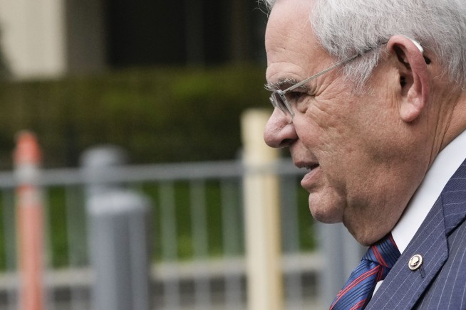 Testimony at Sen. Bob Menendez's bribery trial focuses on his wife's New Jersey home