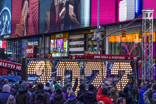 Limited revelers return to Times Square to usher in 2022