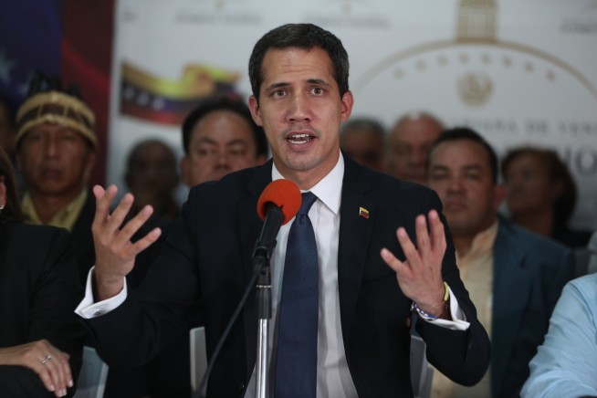 Citing unrest, US suspends air traffic with Venezuela