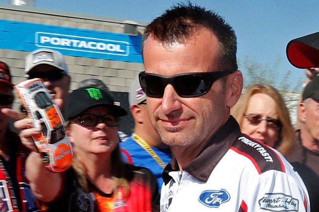 NASCAR returns from only break of season with drivers hoping to stop Bell, Hamlin and Larson